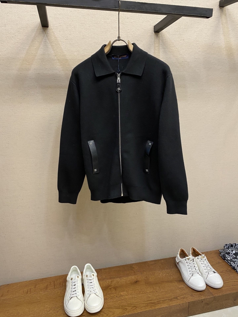 l0vis Vvtt0n outwear